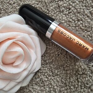 Marc Jacobs Gold Eye Gloss